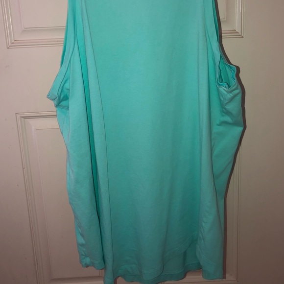 VS Pink Tee - Picture 2 of 3